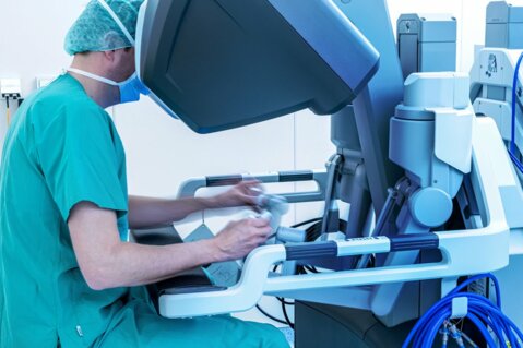 Modern Digital Technologies in Surgical Training